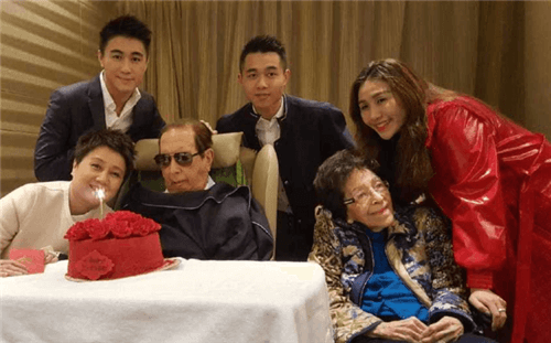 1591067676734652.png 5eccc243c61fc.png